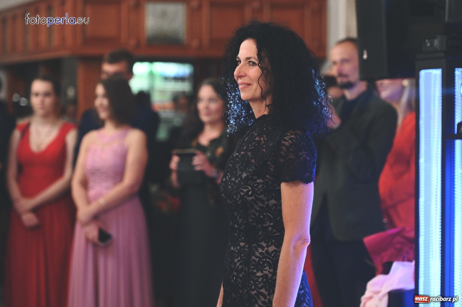 Zdjęcie w galerii na portalu naszraciborz.pl: Bale maturalne czas zacząć! I LO i Liceum Sztuk Plastycznych bawią się w Bieńkowicach wiadomości z regionu