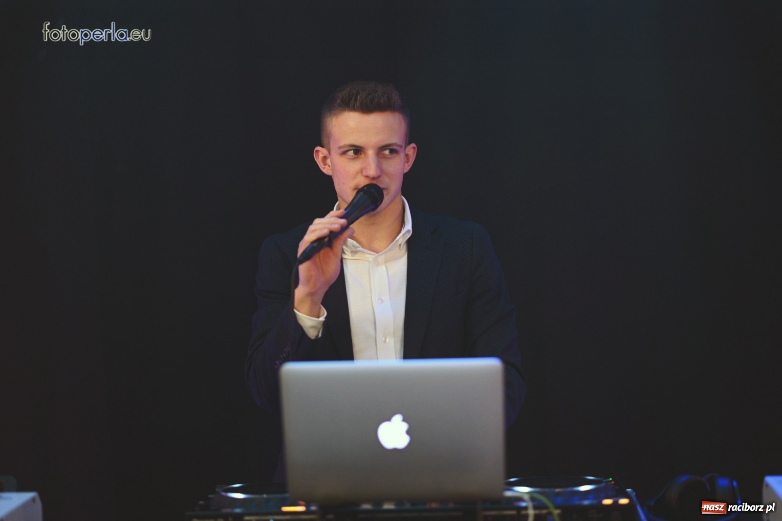 Zdjęcie w galerii na portalu naszraciborz.pl: Bale maturalne czas zacząć! I LO i Liceum Sztuk Plastycznych bawią się w Bieńkowicach wiadomości z regionu