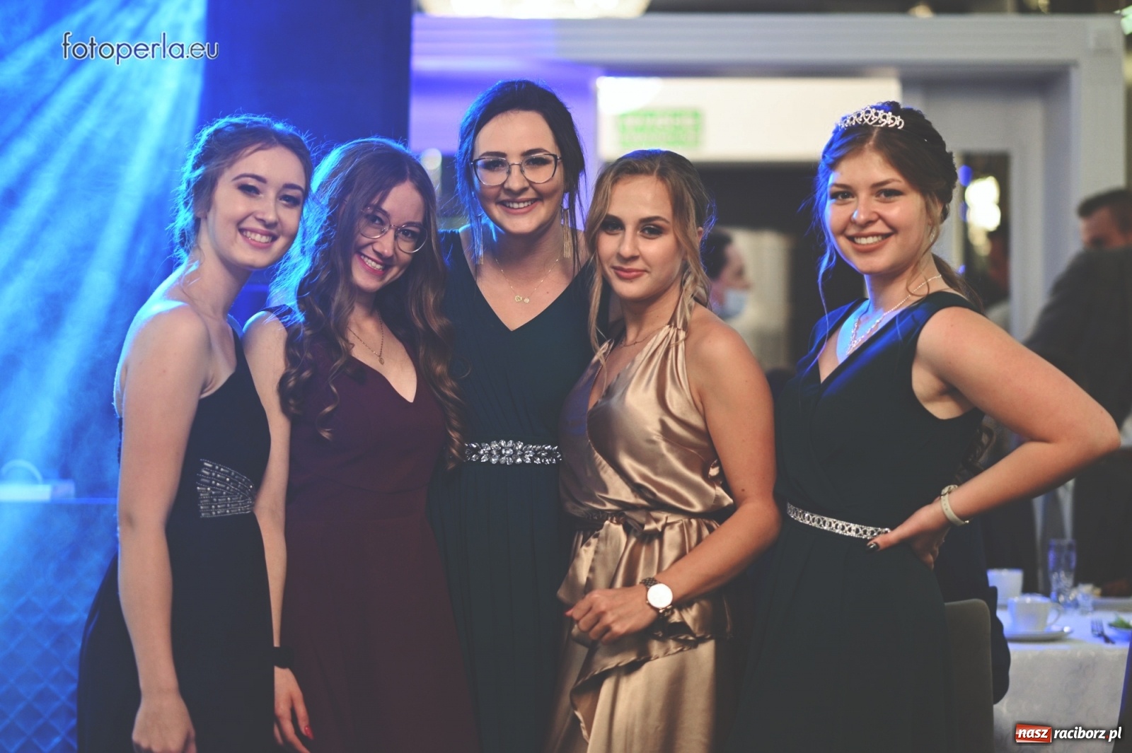 Zdjęcie w galerii na portalu naszraciborz.pl: Bale maturalne czas zacząć! I LO i Liceum Sztuk Plastycznych bawią się w Bieńkowicach wiadomości z regionu