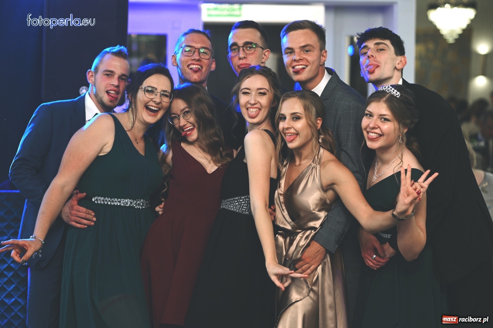 Zdjęcie w galerii na portalu naszraciborz.pl: Bale maturalne czas zacząć! I LO i Liceum Sztuk Plastycznych bawią się w Bieńkowicach wiadomości z regionu