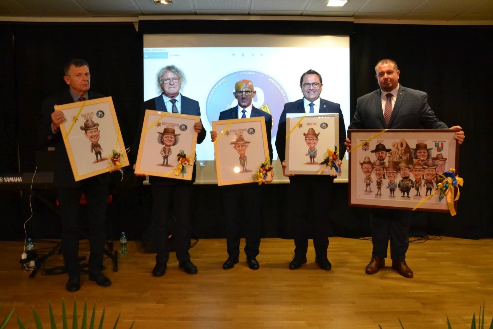 Zdjęcie w galerii na portalu naszraciborz.pl: Dziwięciu wspaniałych. Powiat podsumowuje 20 lat współpracy z Niemcami wiadomości z regionu