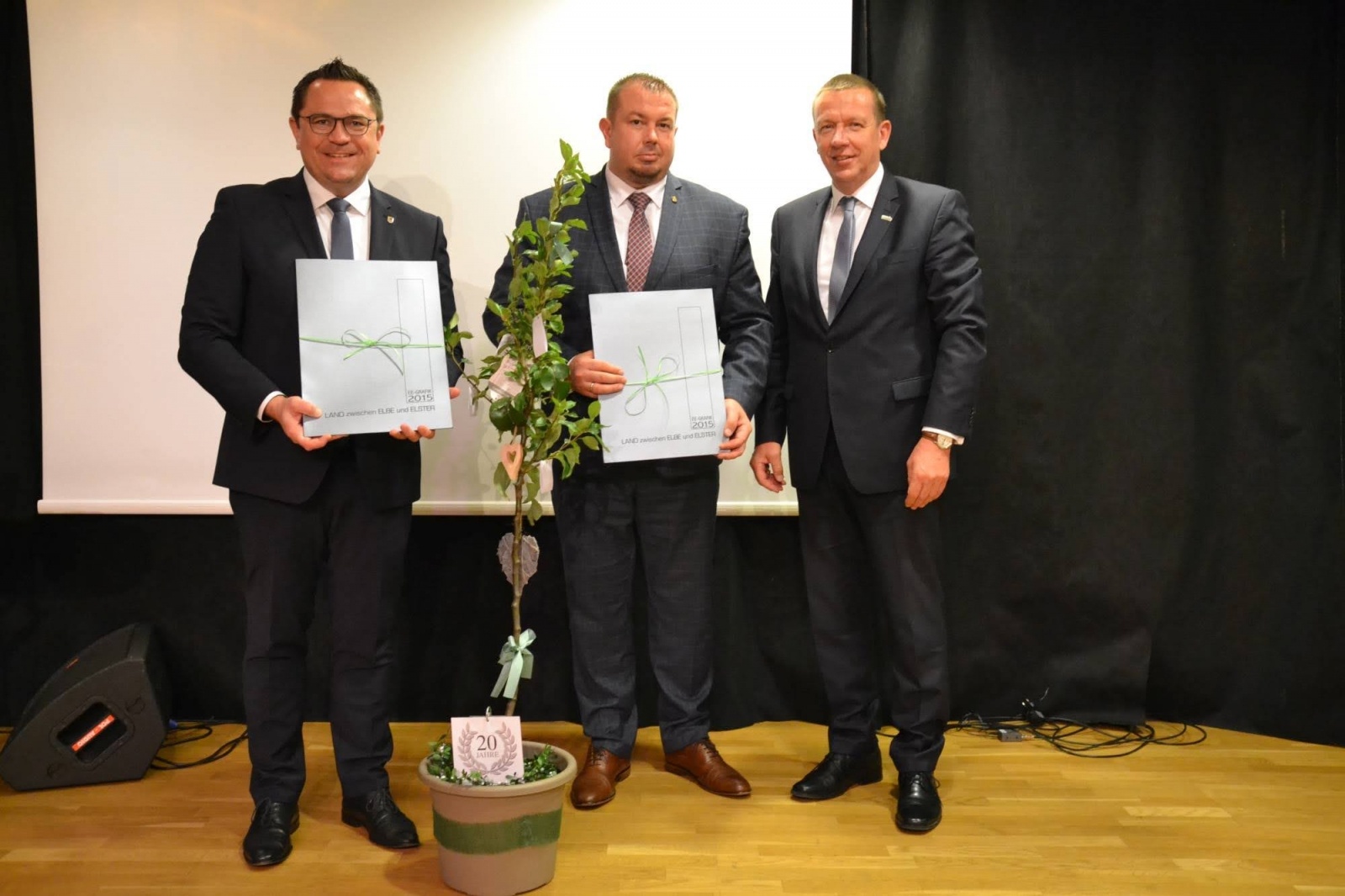 Zdjęcie w galerii na portalu naszraciborz.pl: Dziwięciu wspaniałych. Powiat podsumowuje 20 lat współpracy z Niemcami wiadomości z regionu