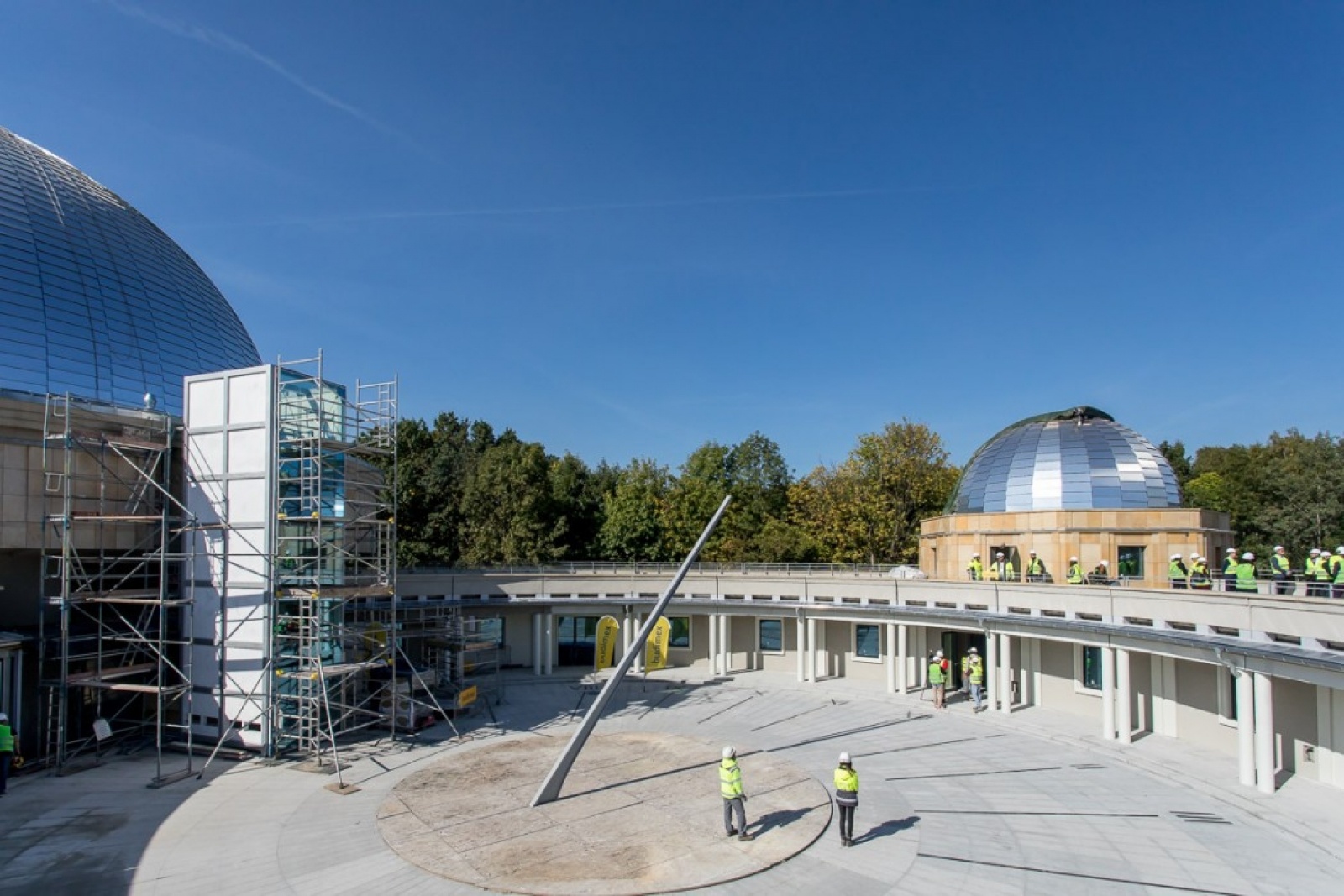 Zdjęcie w galerii na portalu naszraciborz.pl: Śląskie bliżej gwiazd. Zakopano kapsułę czasu pod nowym planetarium wiadomości z regionu