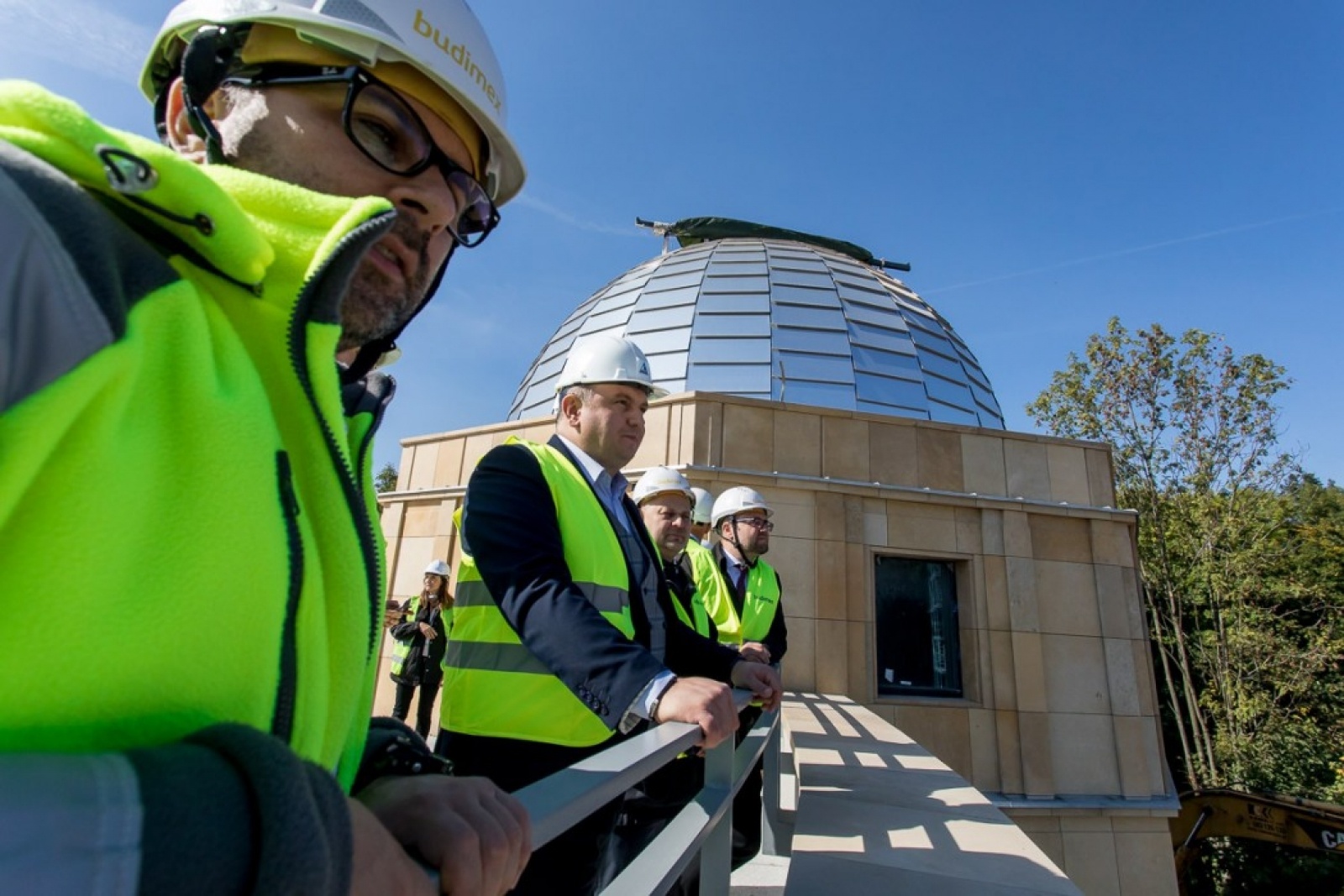 Zdjęcie w galerii na portalu naszraciborz.pl: Śląskie bliżej gwiazd. Zakopano kapsułę czasu pod nowym planetarium wiadomości z regionu
