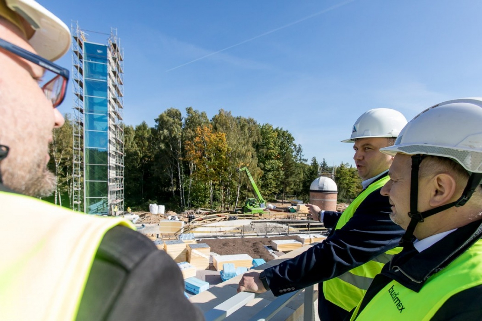 Zdjęcie w galerii na portalu naszraciborz.pl: Śląskie bliżej gwiazd. Zakopano kapsułę czasu pod nowym planetarium wiadomości z regionu