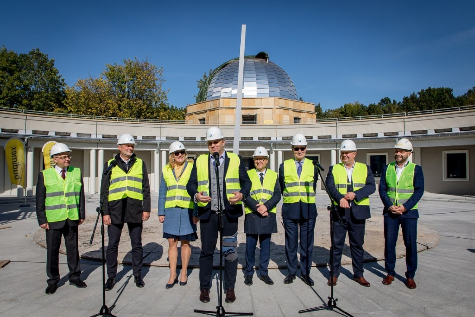 Zdjęcie w galerii na portalu naszraciborz.pl: Śląskie bliżej gwiazd. Zakopano kapsułę czasu pod nowym planetarium wiadomości z regionu