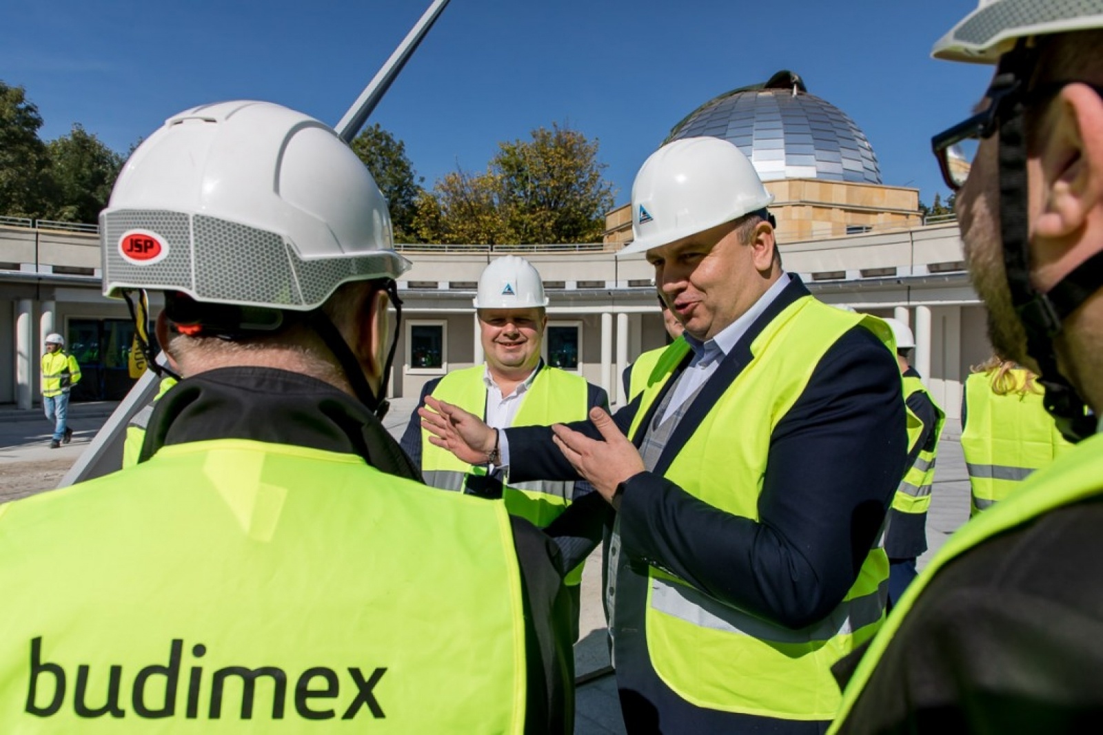 Zdjęcie w galerii na portalu naszraciborz.pl: Śląskie bliżej gwiazd. Zakopano kapsułę czasu pod nowym planetarium wiadomości z regionu
