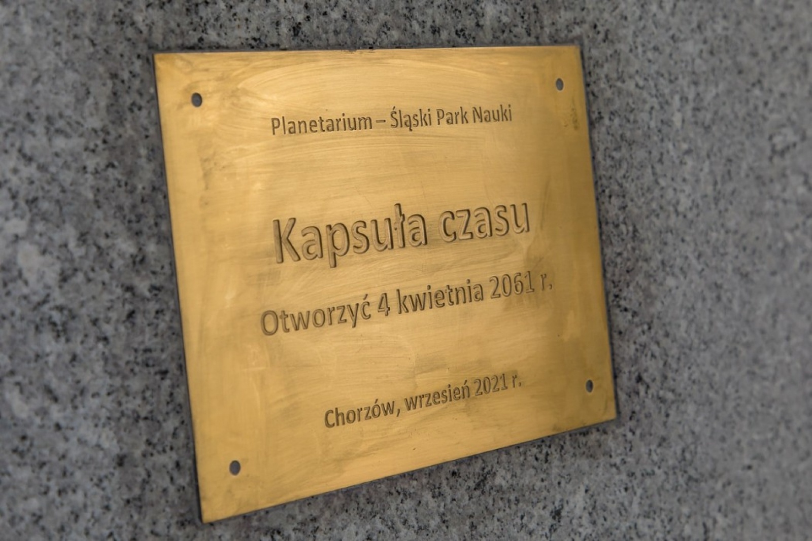 Zdjęcie w galerii na portalu naszraciborz.pl: Śląskie bliżej gwiazd. Zakopano kapsułę czasu pod nowym planetarium wiadomości z regionu