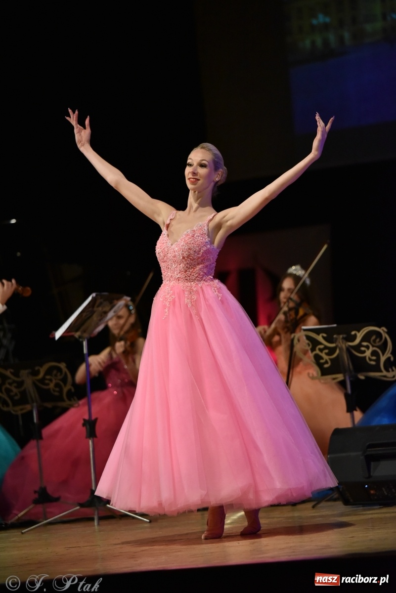 Zdjęcie w galerii na portalu naszraciborz.pl: Raciborzanie kochają Straussa. Koncert wiedeński w RCK wiadomości z regionu