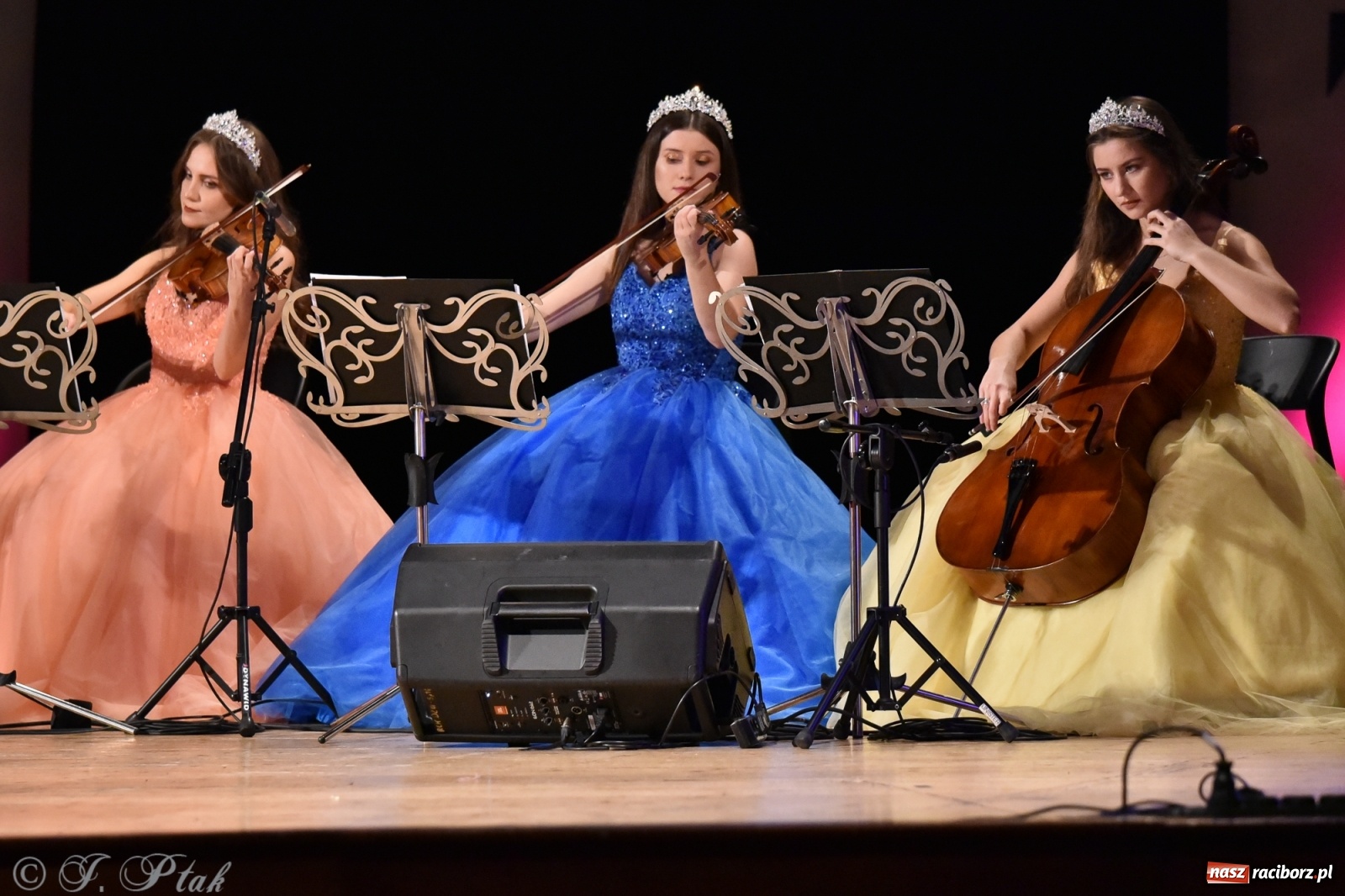 Zdjęcie w galerii na portalu naszraciborz.pl: Raciborzanie kochają Straussa. Koncert wiedeński w RCK wiadomości z regionu