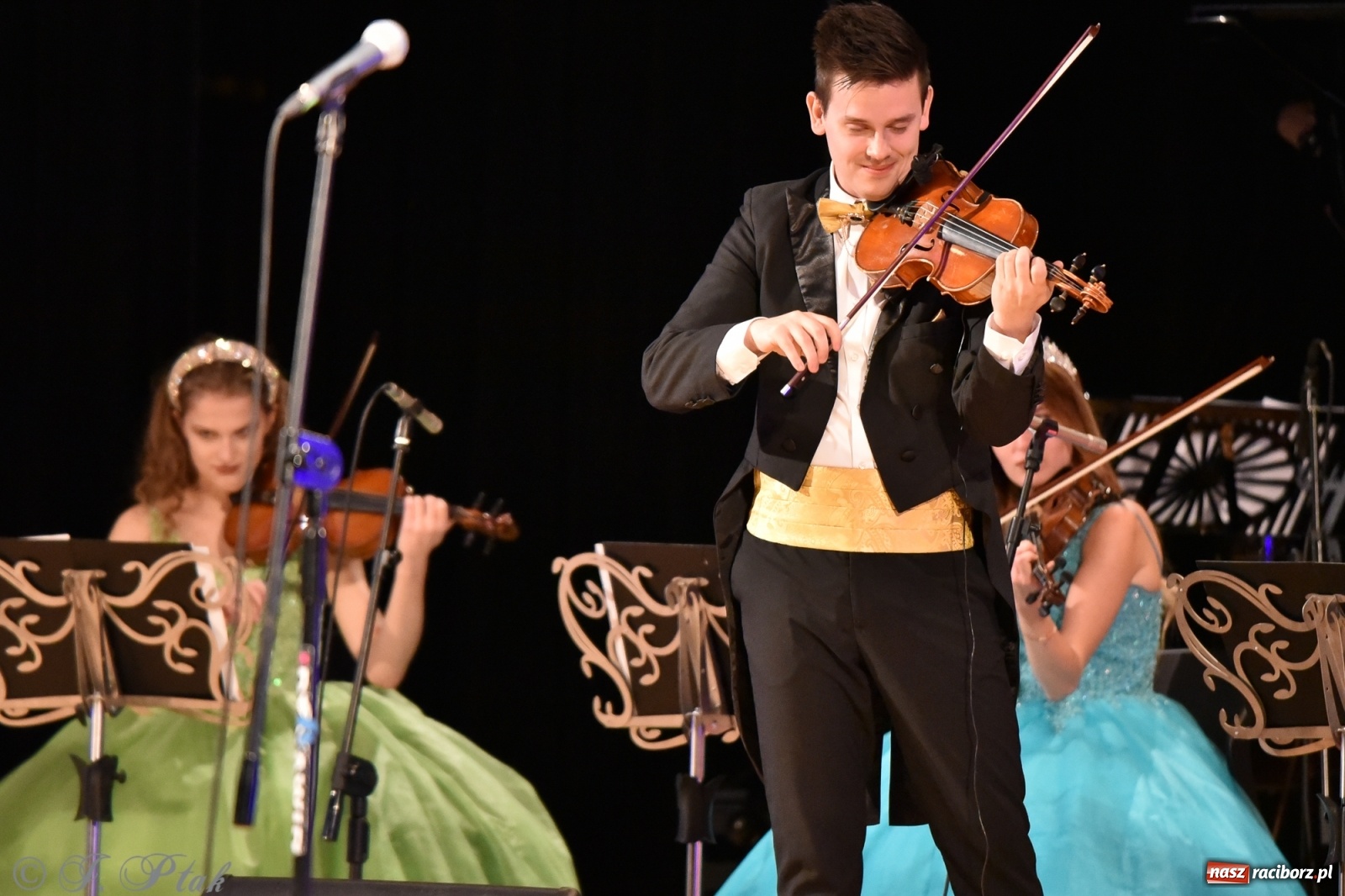 Zdjęcie w galerii na portalu naszraciborz.pl: Raciborzanie kochają Straussa. Koncert wiedeński w RCK wiadomości z regionu