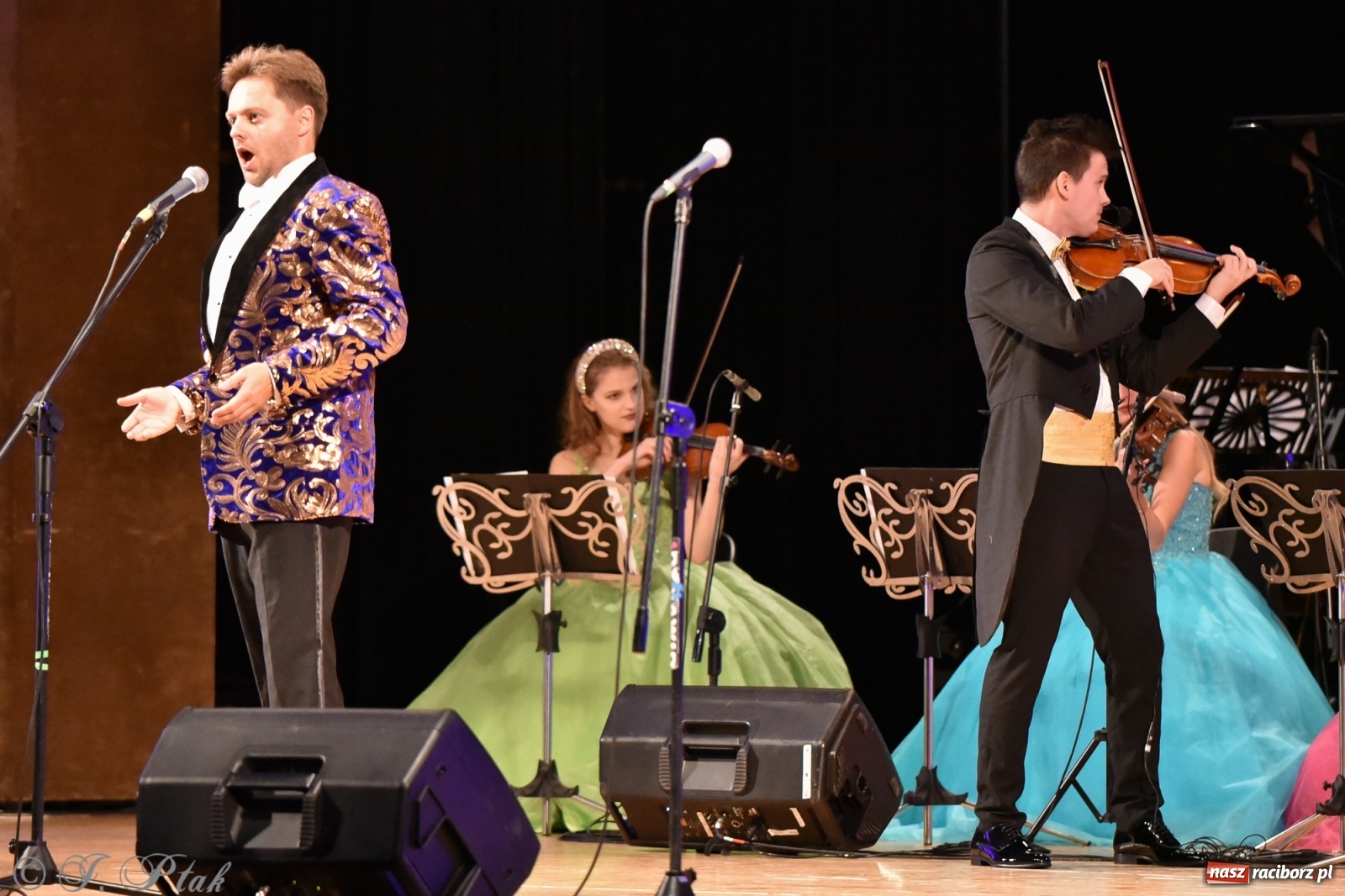 Zdjęcie w galerii na portalu naszraciborz.pl: Raciborzanie kochają Straussa. Koncert wiedeński w RCK wiadomości z regionu