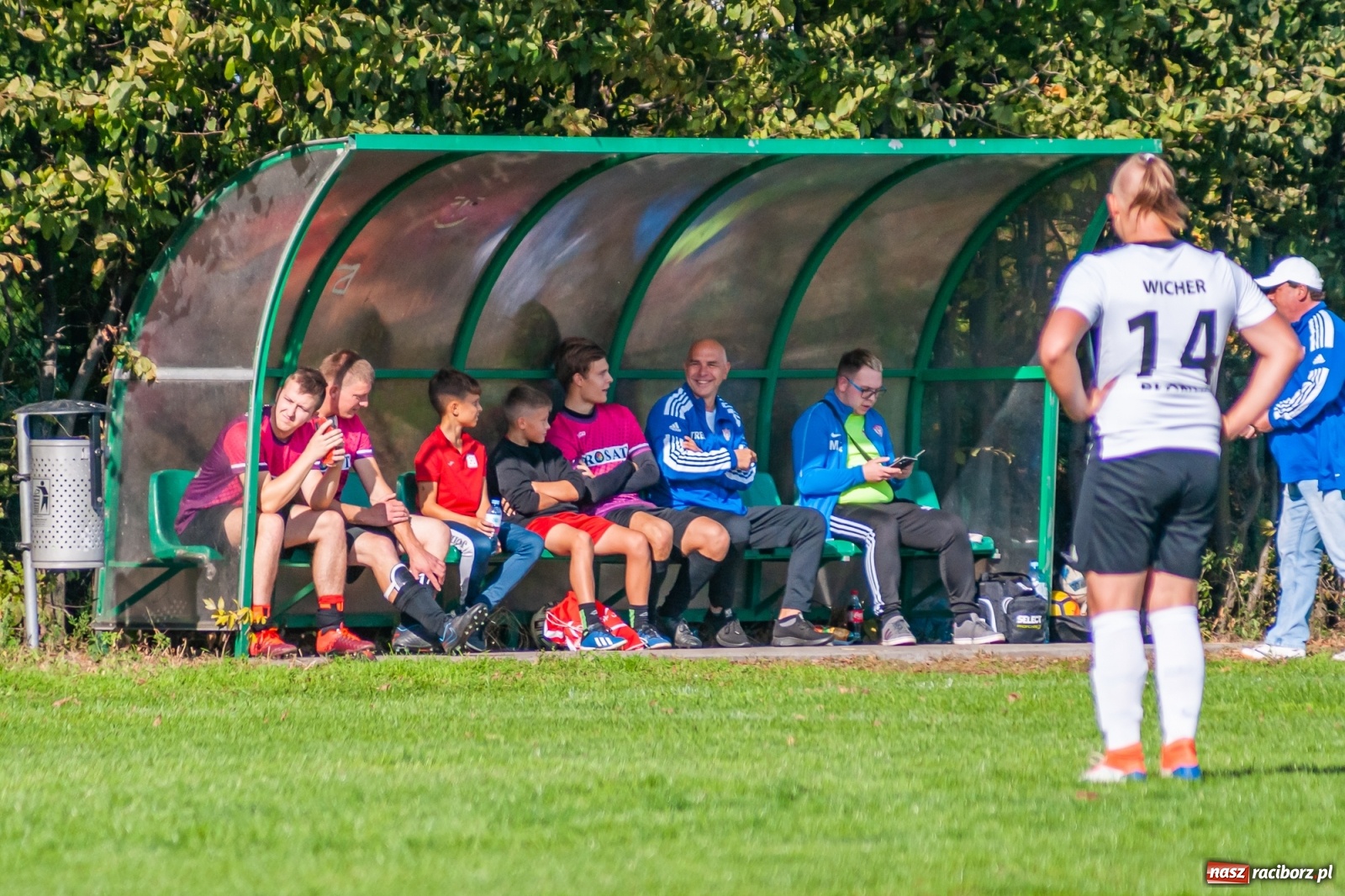 Zdjęcie w galerii na portalu naszraciborz.pl: Leszek Nieckarz Show na Płoni. Pierwsze punkty Wichru [FOTO] wiadomości z regionu
