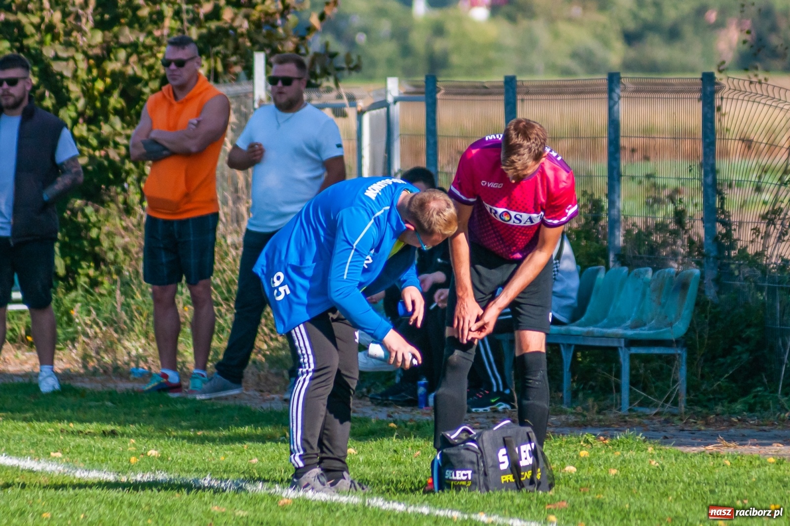 Zdjęcie w galerii na portalu naszraciborz.pl: Leszek Nieckarz Show na Płoni. Pierwsze punkty Wichru [FOTO] wiadomości z regionu