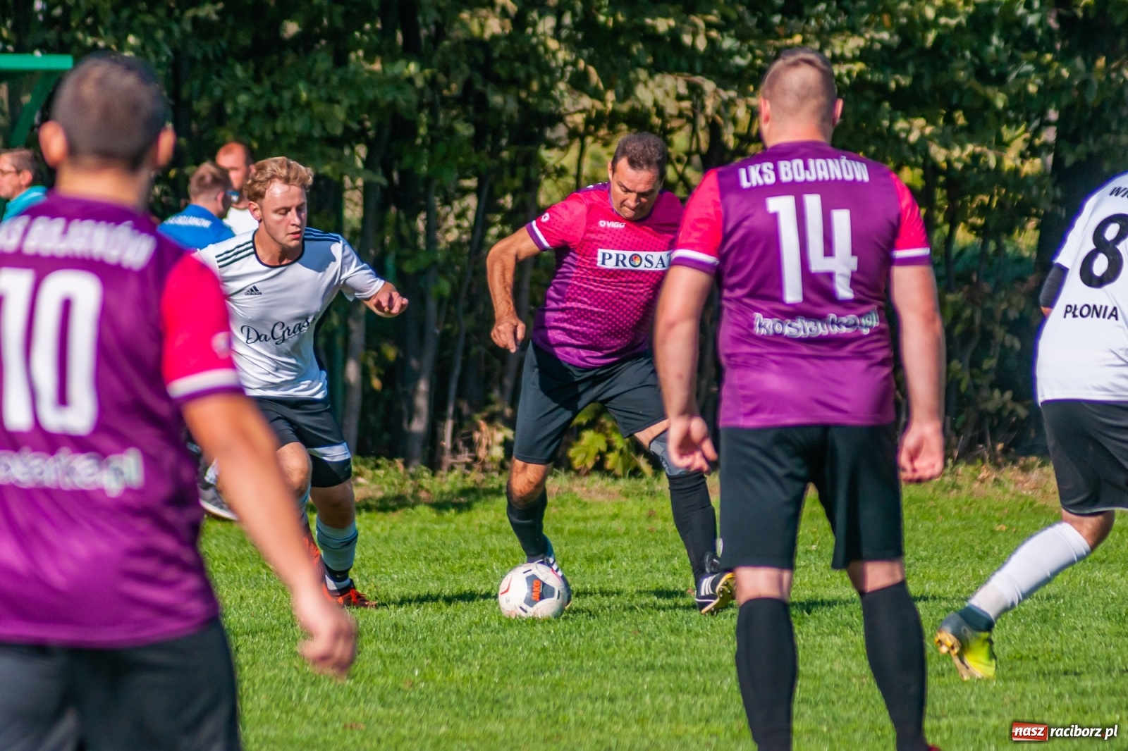 Zdjęcie w galerii na portalu naszraciborz.pl: Leszek Nieckarz Show na Płoni. Pierwsze punkty Wichru [FOTO] wiadomości z regionu