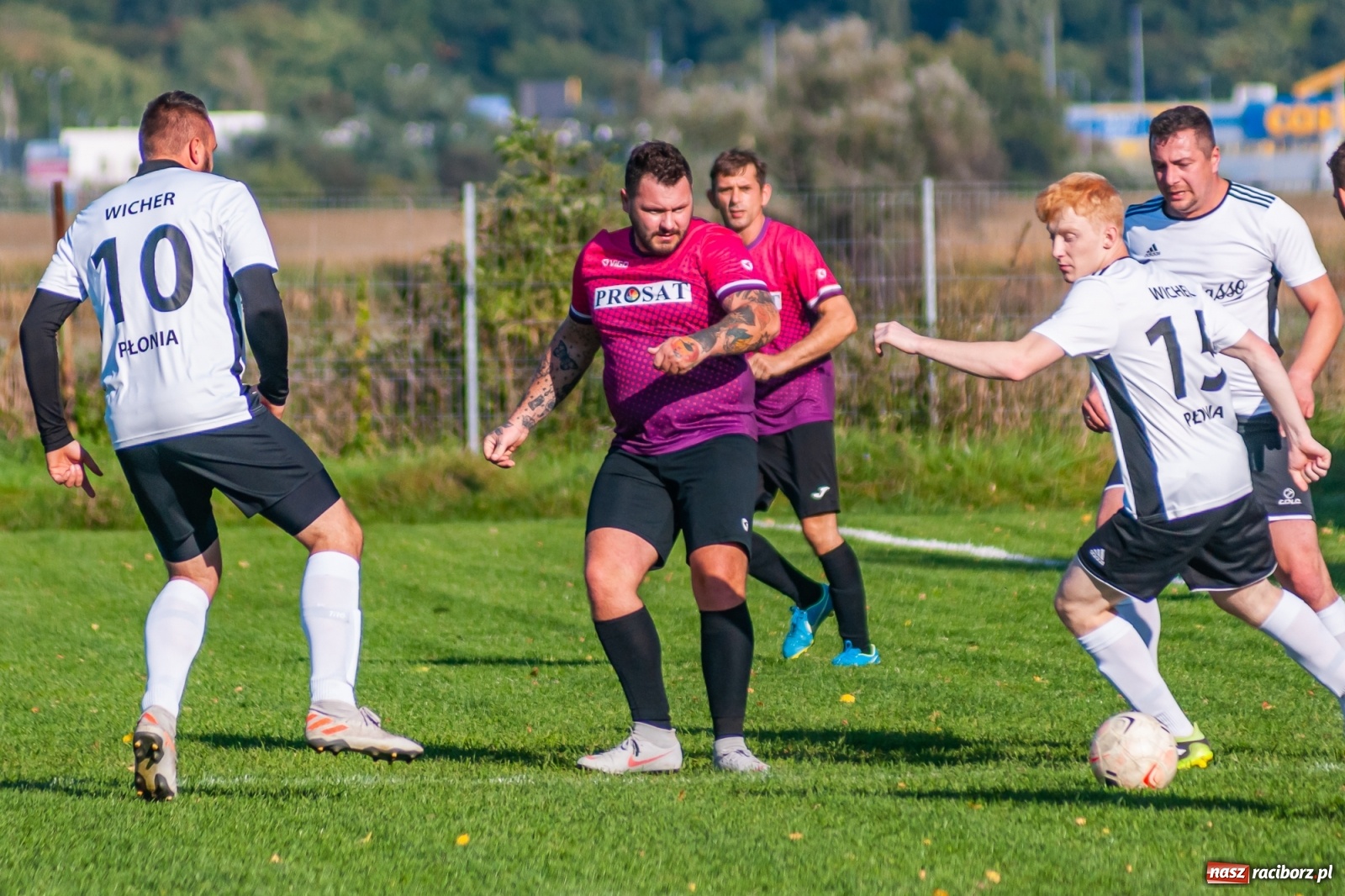 Zdjęcie w galerii na portalu naszraciborz.pl: Leszek Nieckarz Show na Płoni. Pierwsze punkty Wichru [FOTO] wiadomości z regionu