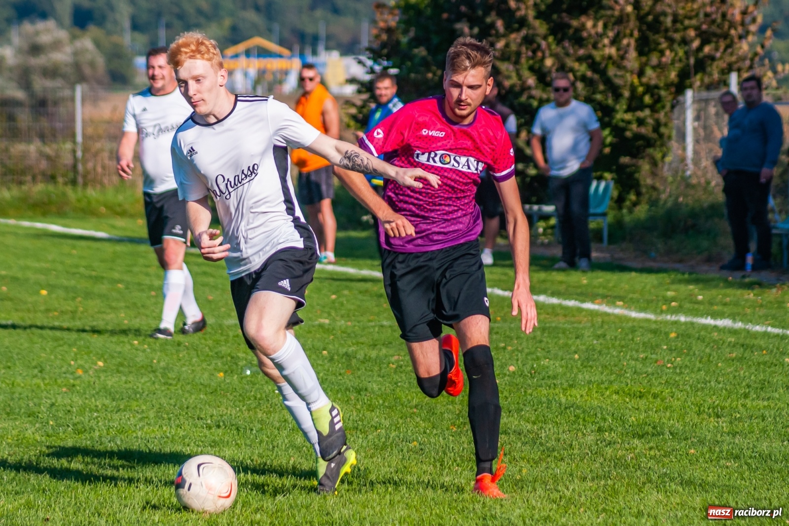 Zdjęcie w galerii na portalu naszraciborz.pl: Leszek Nieckarz Show na Płoni. Pierwsze punkty Wichru [FOTO] wiadomości z regionu