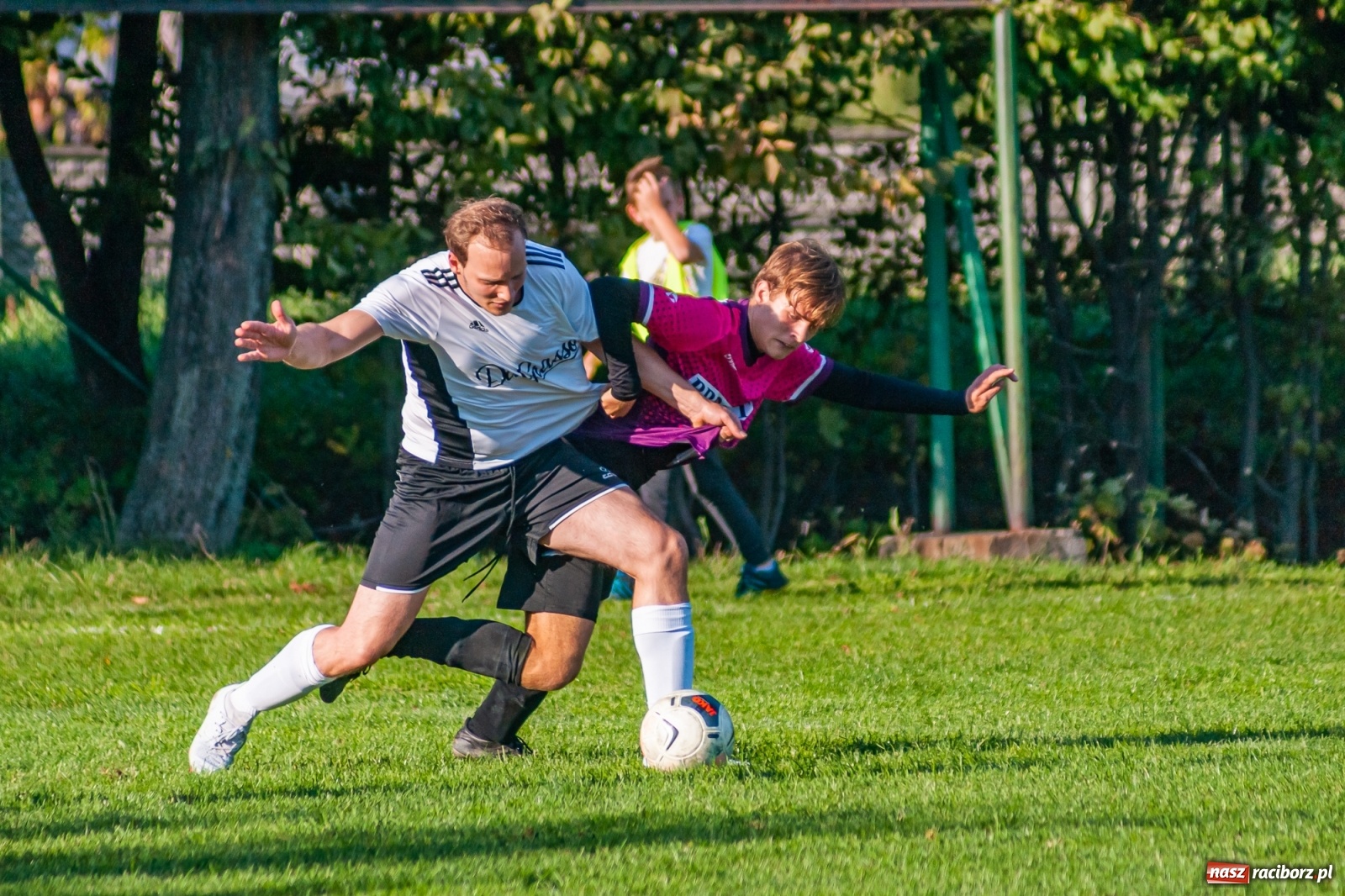 Zdjęcie w galerii na portalu naszraciborz.pl: Leszek Nieckarz Show na Płoni. Pierwsze punkty Wichru [FOTO] wiadomości z regionu