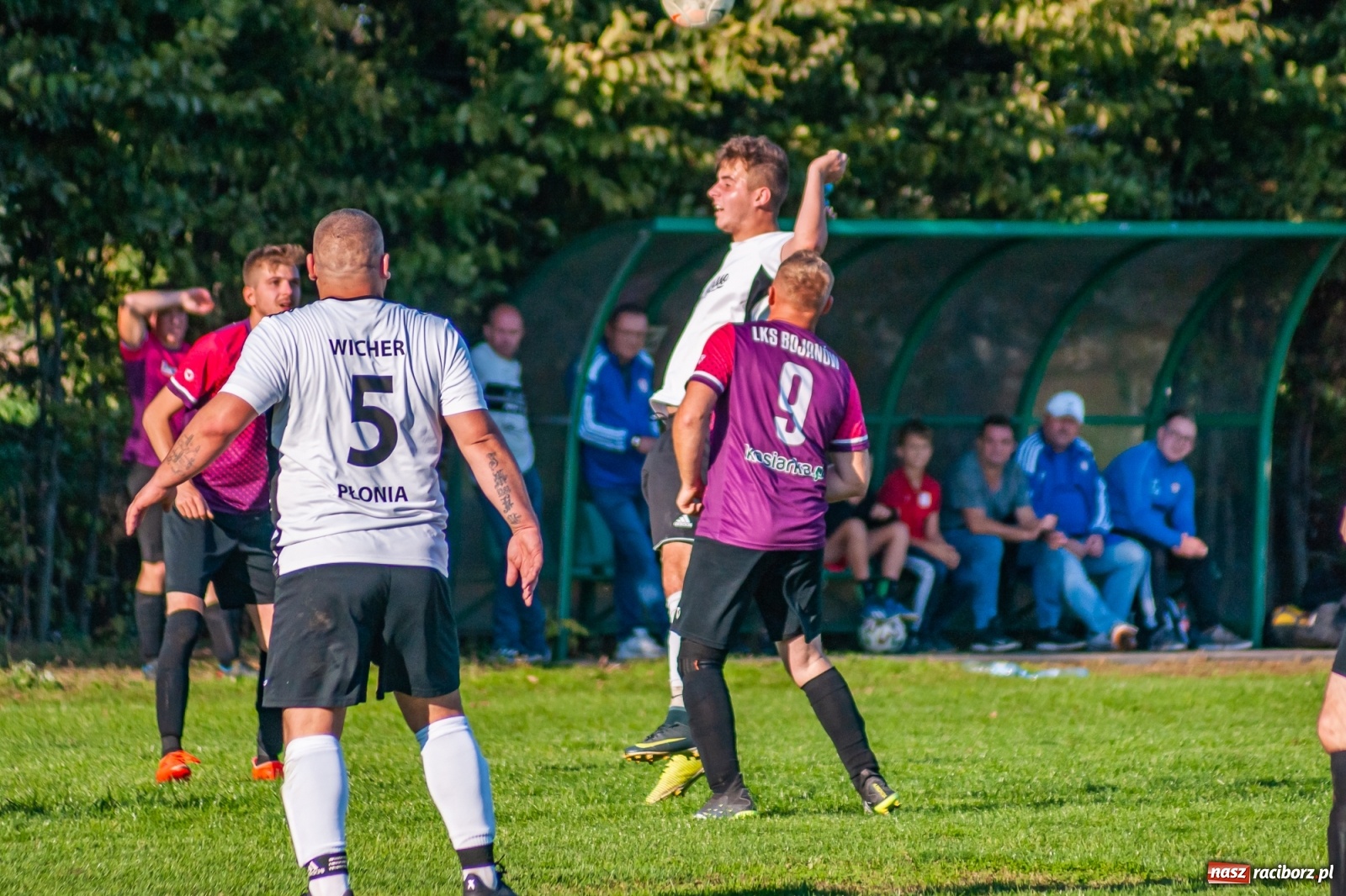 Zdjęcie w galerii na portalu naszraciborz.pl: Leszek Nieckarz Show na Płoni. Pierwsze punkty Wichru [FOTO] wiadomości z regionu