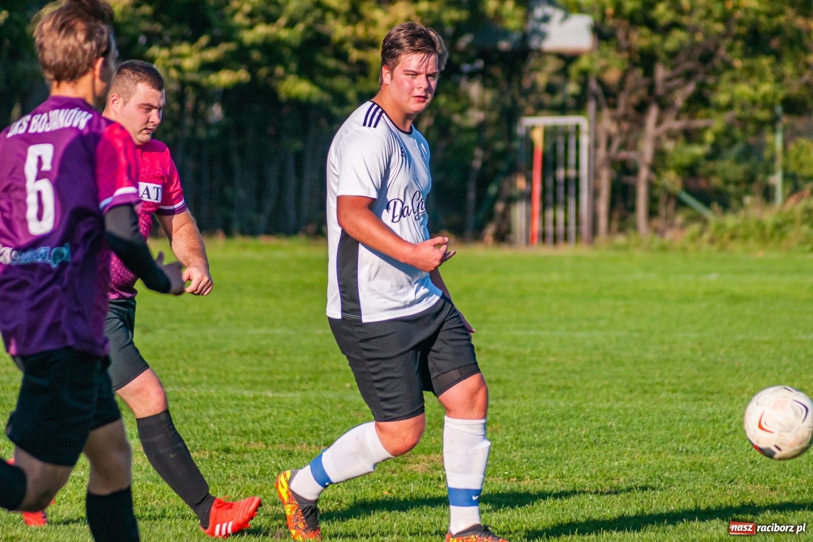 Zdjęcie w galerii na portalu naszraciborz.pl: Leszek Nieckarz Show na Płoni. Pierwsze punkty Wichru [FOTO] wiadomości z regionu