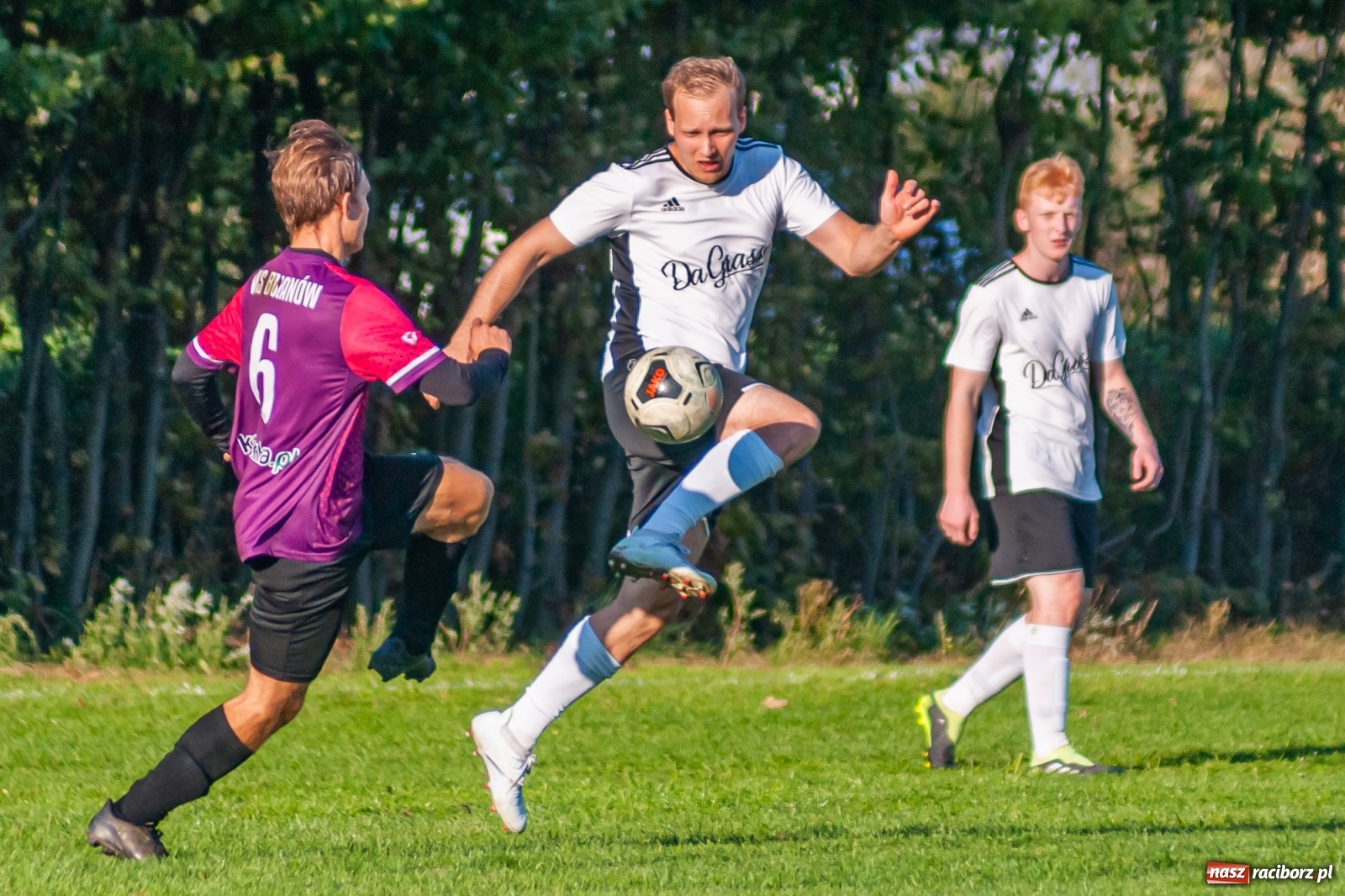 Zdjęcie w galerii na portalu naszraciborz.pl: Leszek Nieckarz Show na Płoni. Pierwsze punkty Wichru [FOTO] wiadomości z regionu