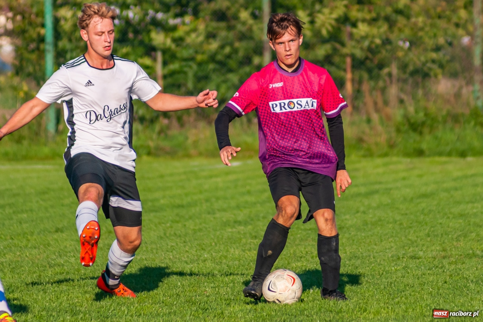 Zdjęcie w galerii na portalu naszraciborz.pl: Leszek Nieckarz Show na Płoni. Pierwsze punkty Wichru [FOTO] wiadomości z regionu
