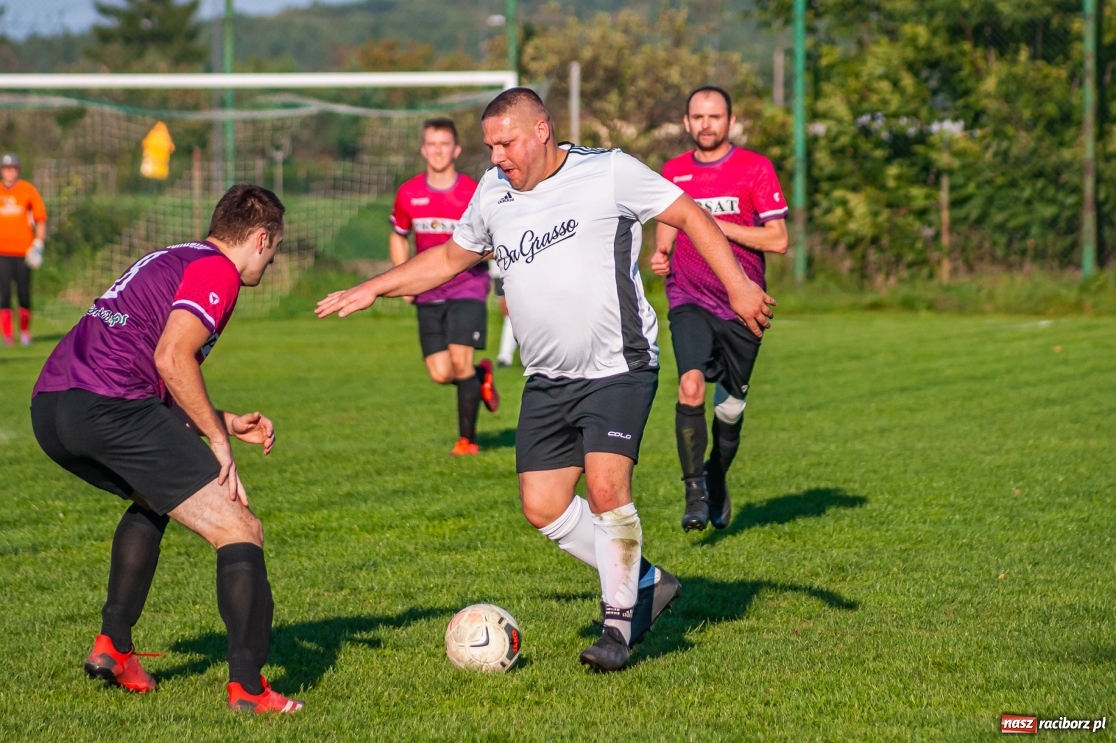 Zdjęcie w galerii na portalu naszraciborz.pl: Leszek Nieckarz Show na Płoni. Pierwsze punkty Wichru [FOTO] wiadomości z regionu