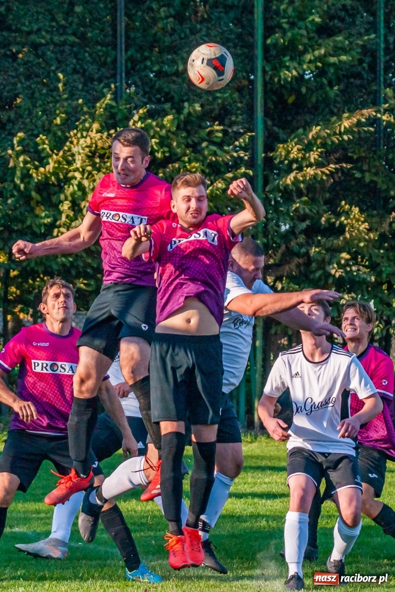 Zdjęcie w galerii na portalu naszraciborz.pl: Leszek Nieckarz Show na Płoni. Pierwsze punkty Wichru [FOTO] wiadomości z regionu