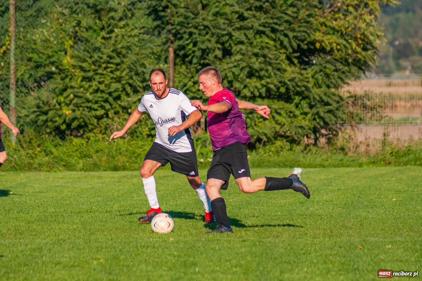 Zdjęcie w galerii na portalu naszraciborz.pl: Leszek Nieckarz Show na Płoni. Pierwsze punkty Wichru [FOTO] wiadomości z regionu