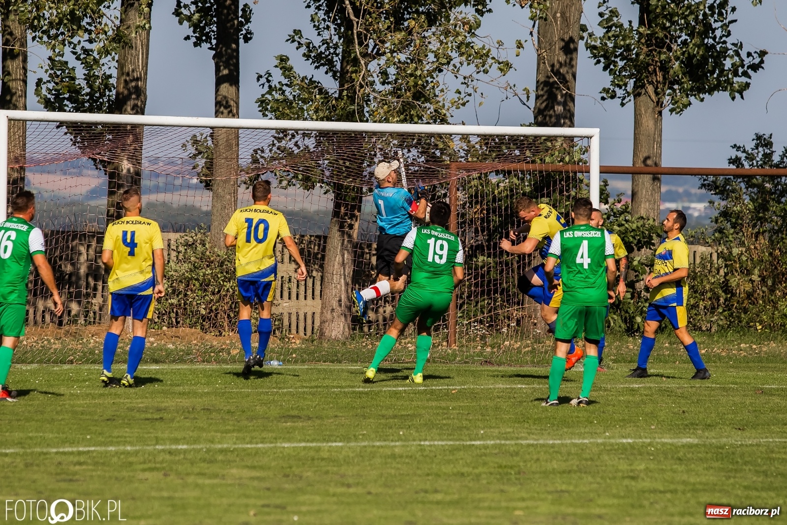 Zdjęcie w galerii na portalu naszraciborz.pl: Rezerwy Owsiszcz Ruch pokonały i komplet punktów zainkasowały [FOTO] wiadomości z regionu