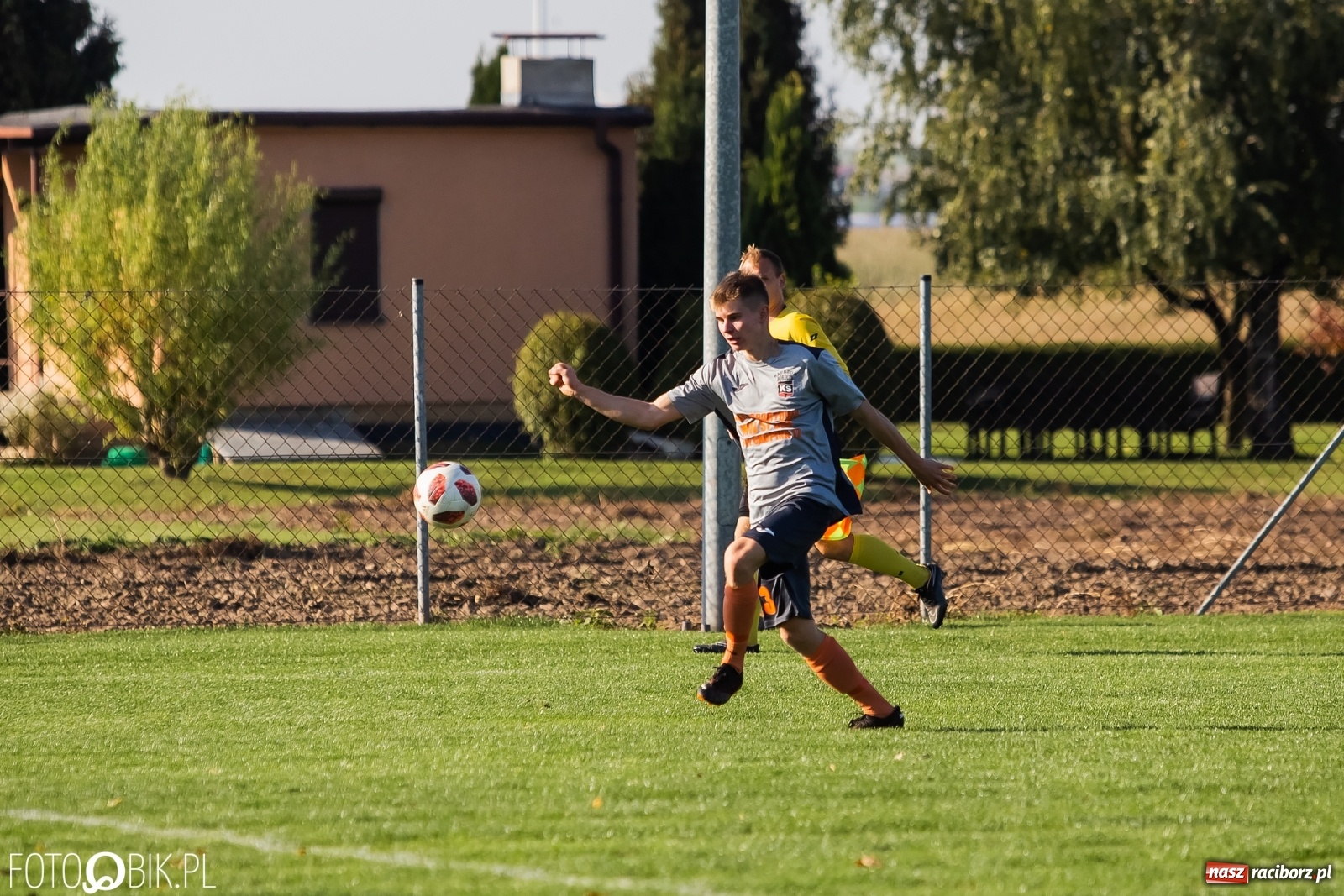 Zdjęcie w galerii na portalu naszraciborz.pl: Mury Fortecy za grube dla Borucina [FOTO] wiadomości z regionu