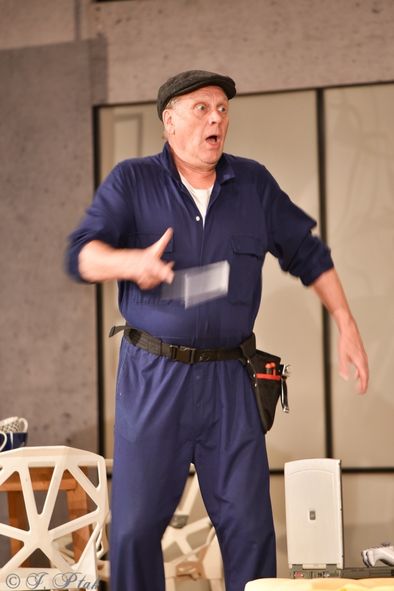 Zdjęcie w galerii na portalu naszraciborz.pl: Wąsik, czyli komedia w doborowej obsadzie na scenie RCK wiadomości z regionu