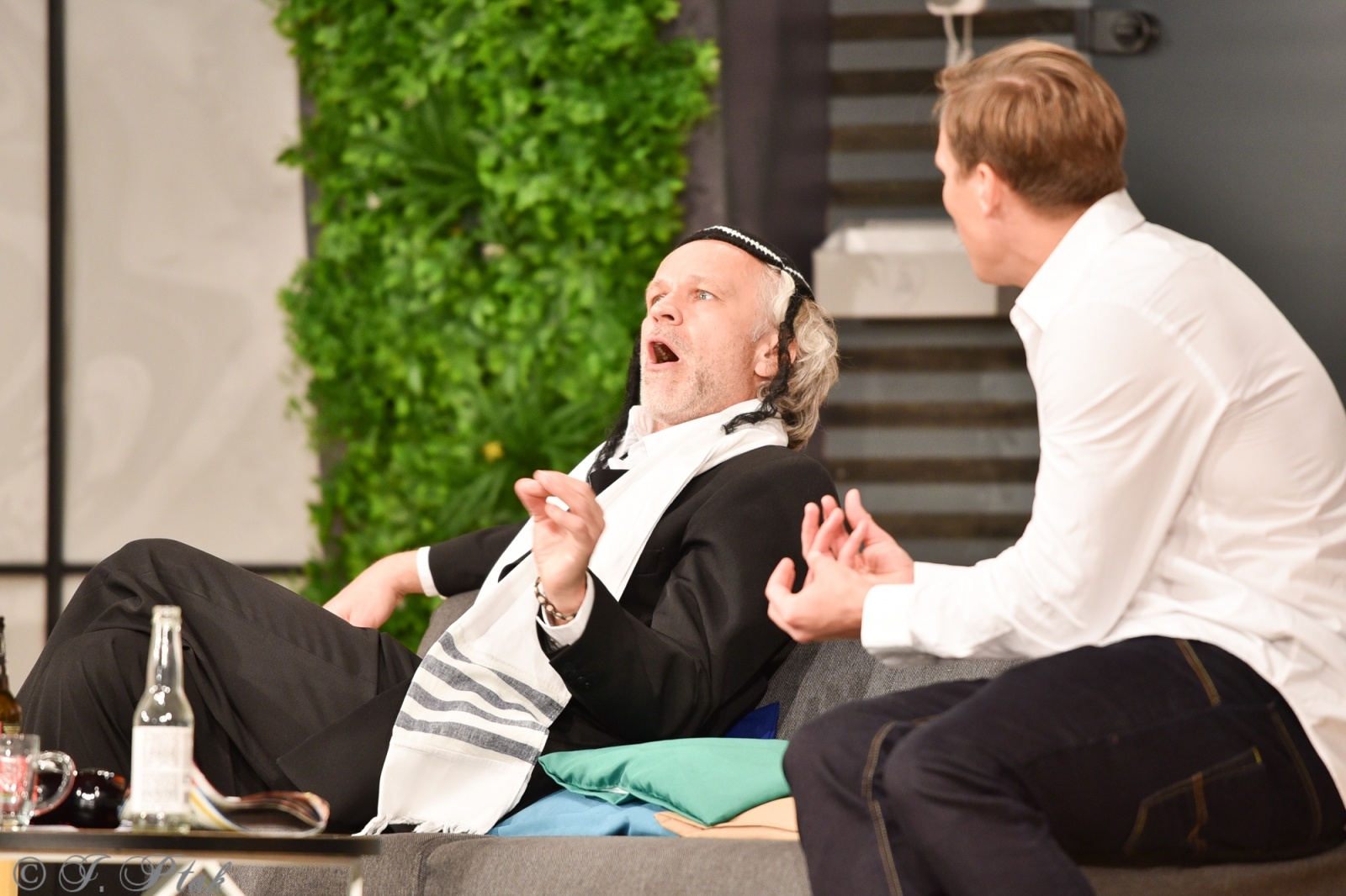 Zdjęcie w galerii na portalu naszraciborz.pl: Wąsik, czyli komedia w doborowej obsadzie na scenie RCK wiadomości z regionu