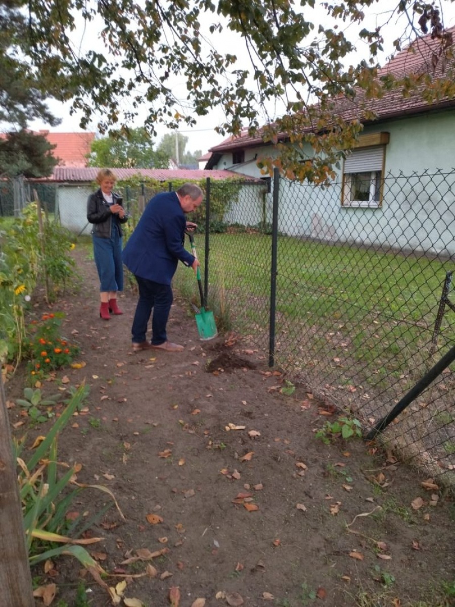 Zdjęcie w galerii na portalu naszraciborz.pl: W szkole w Budziskach otwarto Zieloną Pracownię wiadomości z regionu