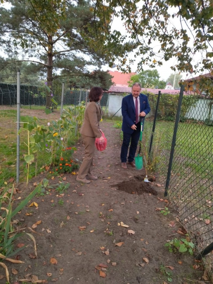 Zdjęcie w galerii na portalu naszraciborz.pl: W szkole w Budziskach otwarto Zieloną Pracownię wiadomości z regionu