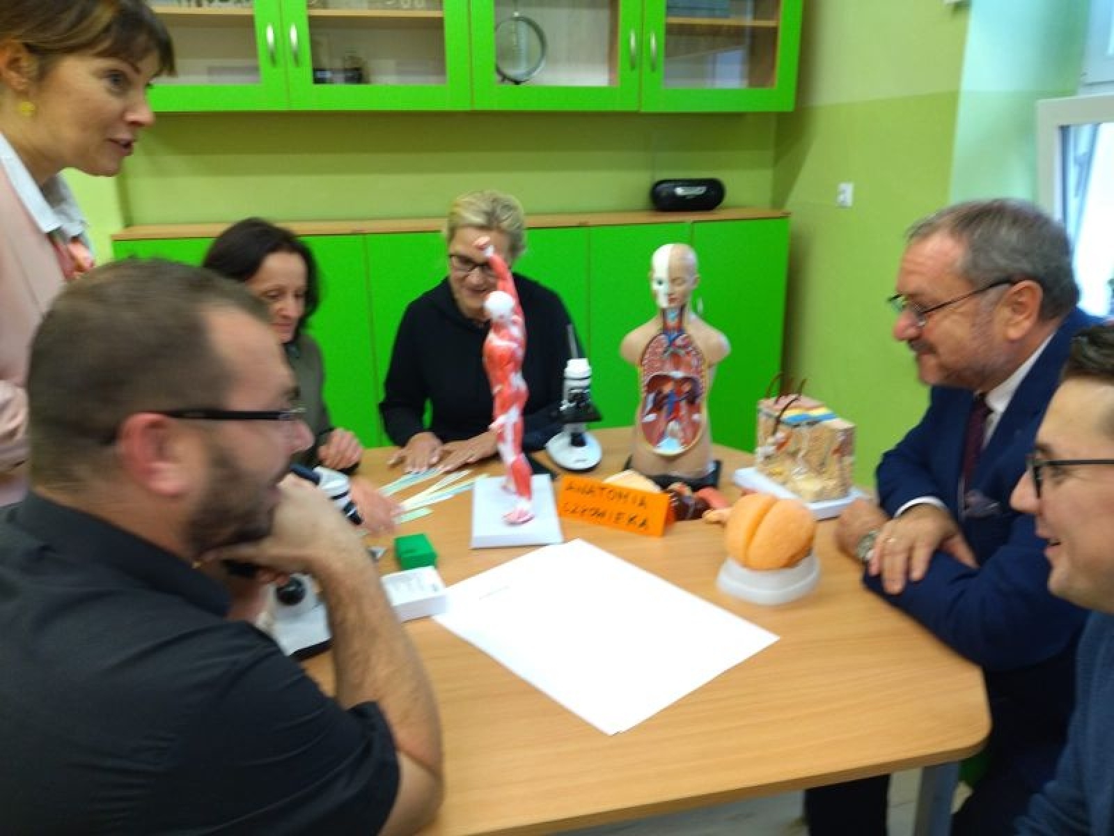 Zdjęcie w galerii na portalu naszraciborz.pl: W szkole w Budziskach otwarto Zieloną Pracownię wiadomości z regionu