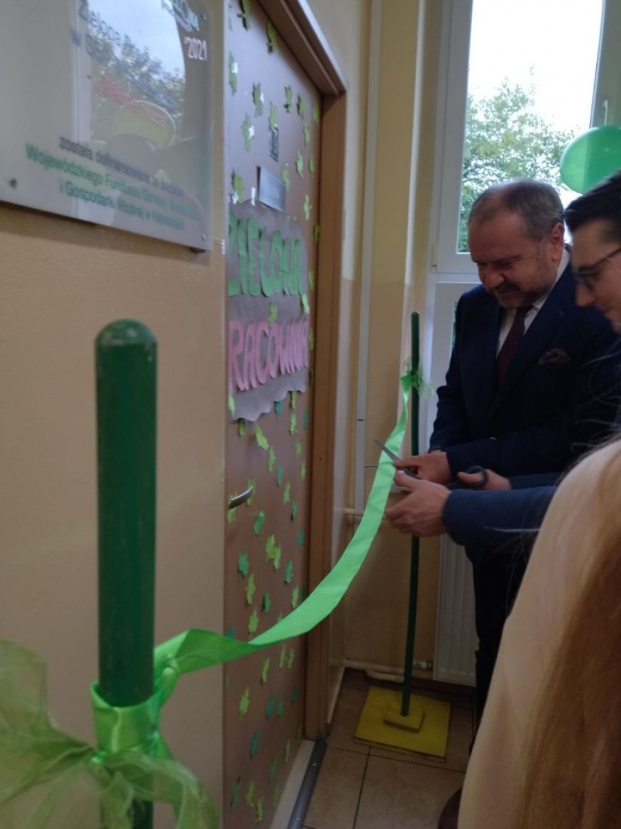 Zdjęcie w galerii na portalu naszraciborz.pl: W szkole w Budziskach otwarto Zieloną Pracownię wiadomości z regionu
