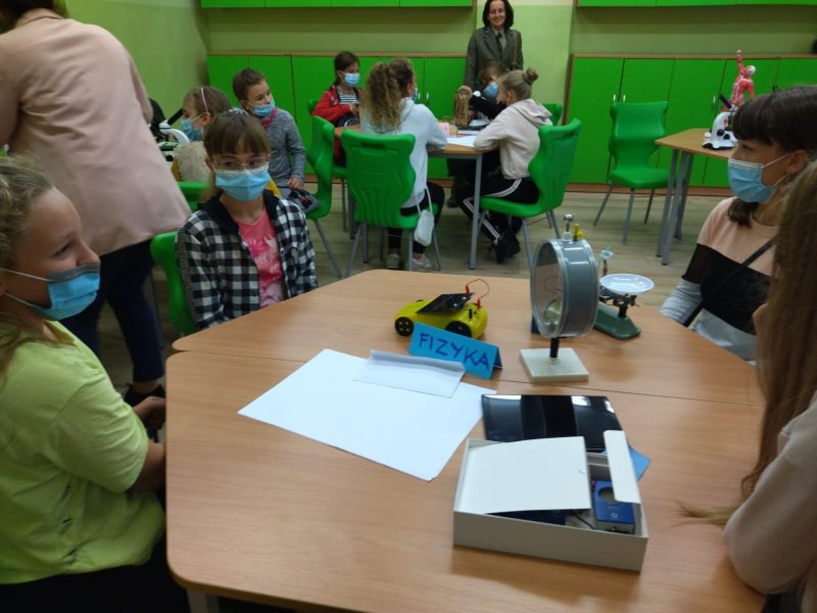 Zdjęcie w galerii na portalu naszraciborz.pl: W szkole w Budziskach otwarto Zieloną Pracownię wiadomości z regionu