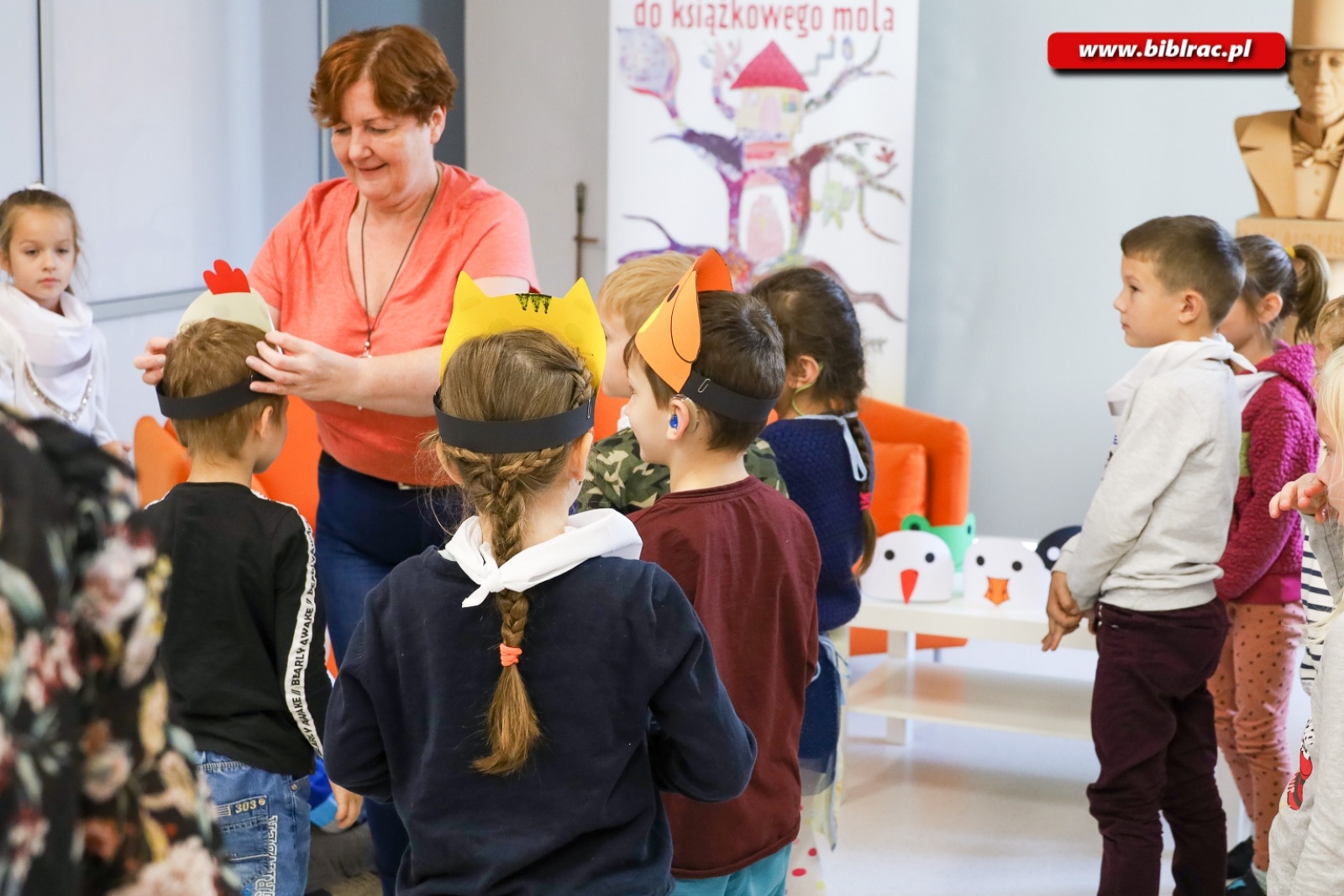 Zdjęcie w galerii na portalu naszraciborz.pl: Dzień Głuchych w Raciborzu. Razem wyrywali rzepkę wiadomości z regionu