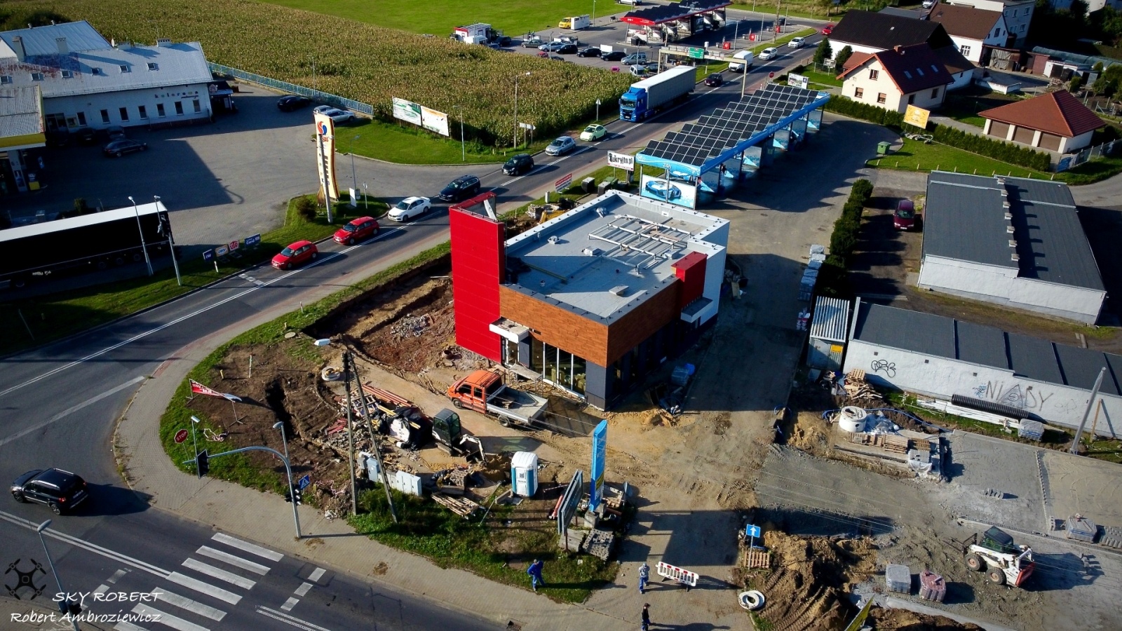 Zdjęcie w galerii na portalu naszraciborz.pl: Pną się do góry KFC mury. Kiedy otwarcie? wiadomości z regionu