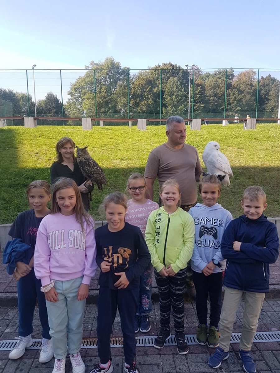 Zdjęcie w galerii na portalu naszraciborz.pl: Uczniowie SP 18 oko w oko z sową wiadomości z regionu