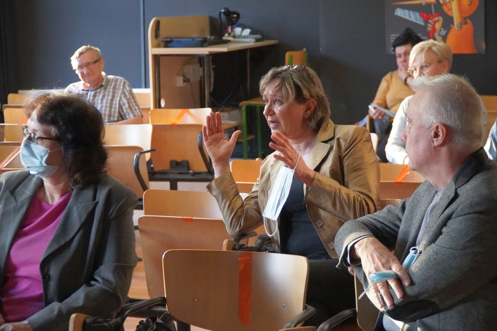 Zdjęcie w galerii na portalu naszraciborz.pl: Prezydent na Ostrogu. Przyszło dziewięć osób i trzech radnych wiadomości z regionu