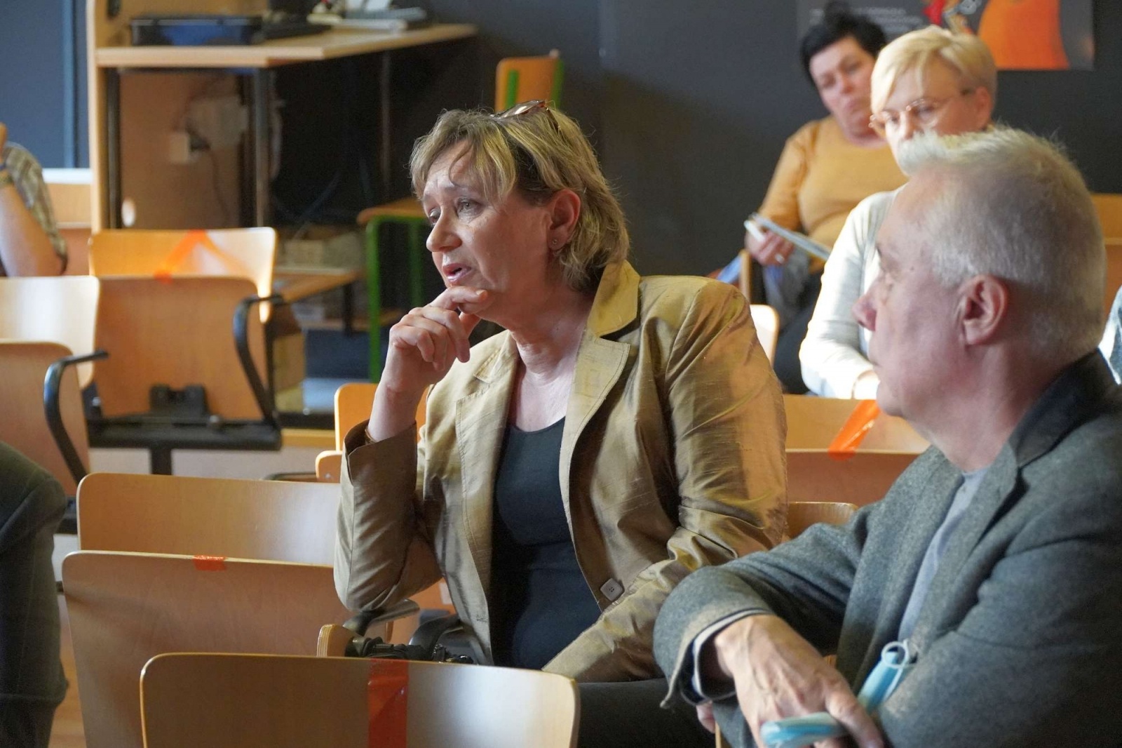 Zdjęcie w galerii na portalu naszraciborz.pl: Prezydent na Ostrogu. Przyszło dziewięć osób i trzech radnych wiadomości z regionu