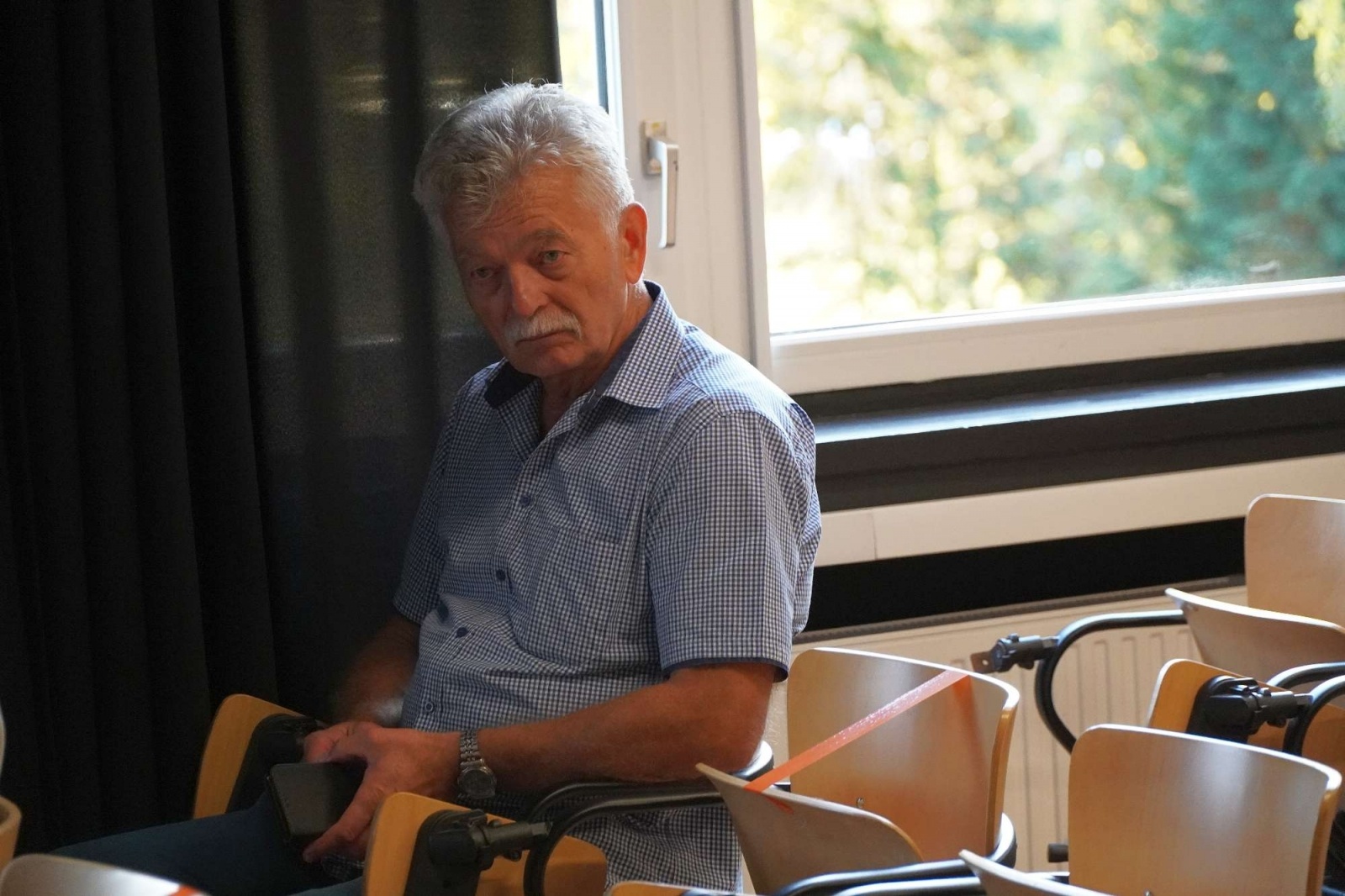 Zdjęcie w galerii na portalu naszraciborz.pl: Prezydent na Ostrogu. Przyszło dziewięć osób i trzech radnych wiadomości z regionu