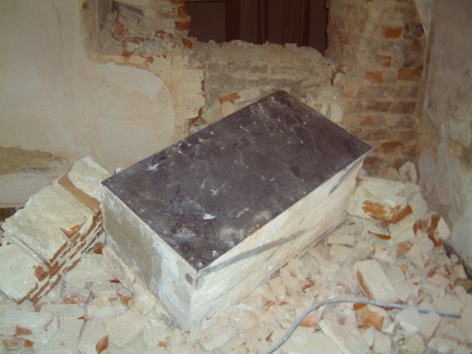 Zdjęcie w galerii na portalu naszraciborz.pl: Zmarło tu blisko trzy tysiące ludzi. Pytają, czy w pałacu straszy? wiadomości z regionu