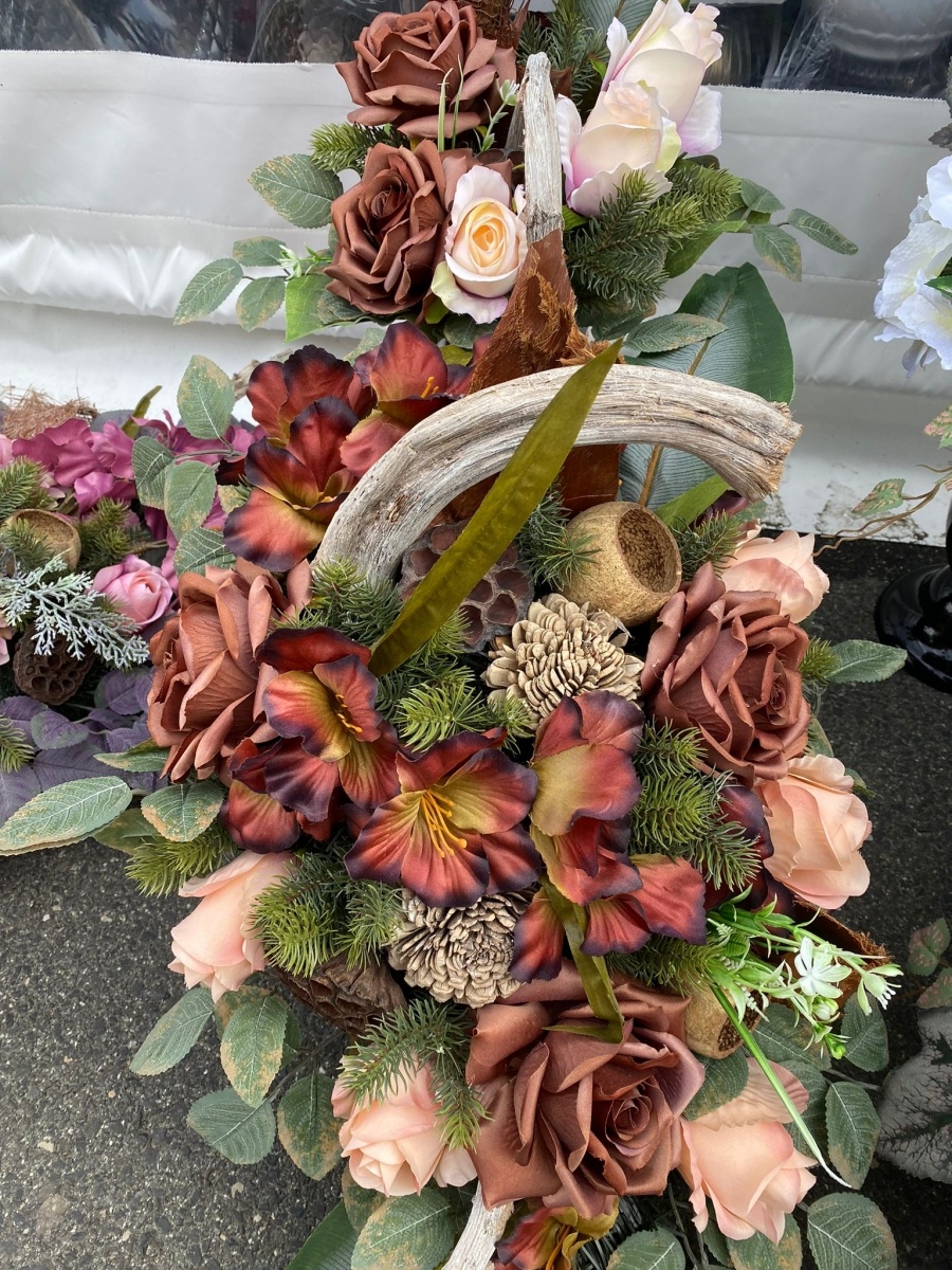 Zdjęcie w galerii na portalu naszraciborz.pl: Przy Auchan ruszył największy w mieście kiermasz przed Wszystkimi Świętymi wiadomości z regionu