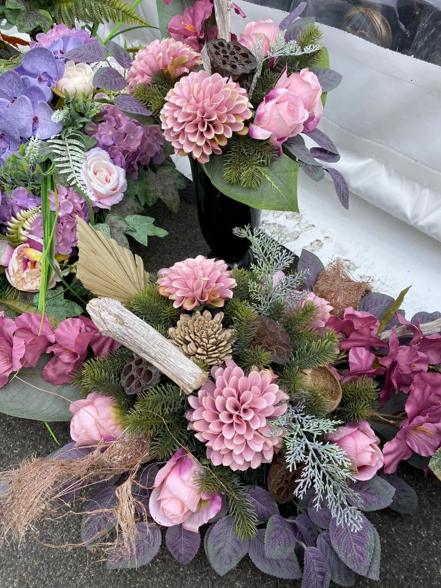 Zdjęcie w galerii na portalu naszraciborz.pl: Przy Auchan ruszył największy w mieście kiermasz przed Wszystkimi Świętymi wiadomości z regionu