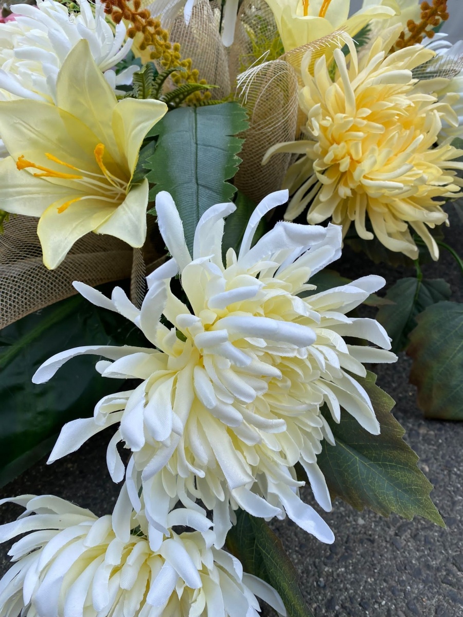 Zdjęcie w galerii na portalu naszraciborz.pl: Przy Auchan ruszył największy w mieście kiermasz przed Wszystkimi Świętymi wiadomości z regionu