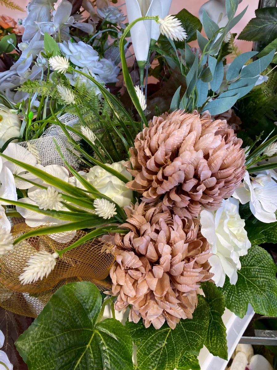 Zdjęcie w galerii na portalu naszraciborz.pl: Przy Auchan ruszył największy w mieście kiermasz przed Wszystkimi Świętymi wiadomości z regionu