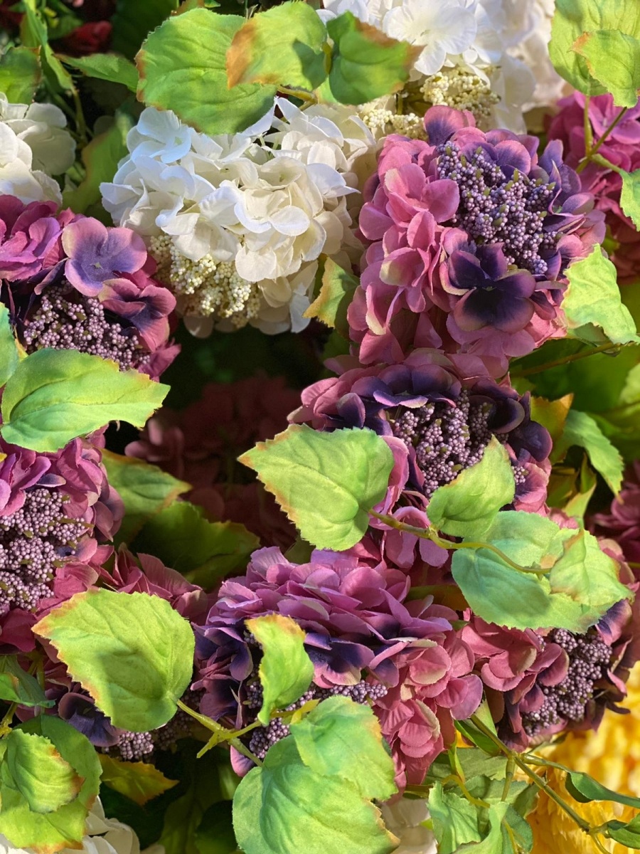 Zdjęcie w galerii na portalu naszraciborz.pl: Przy Auchan ruszył największy w mieście kiermasz przed Wszystkimi Świętymi wiadomości z regionu